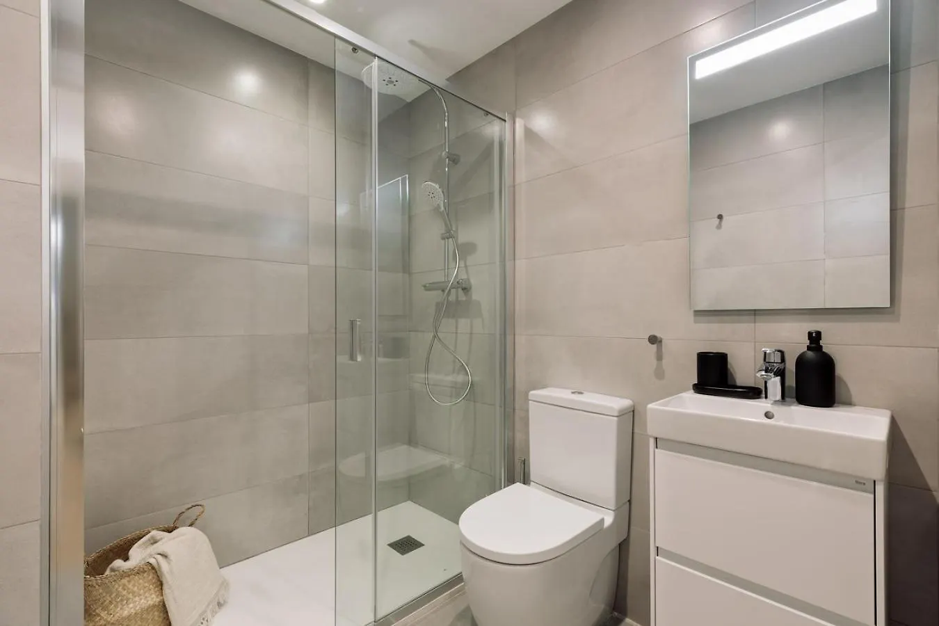 Cetara - 2 Bedrooms, Balcony And Terrace In Ciutat Vella Барселона Испания