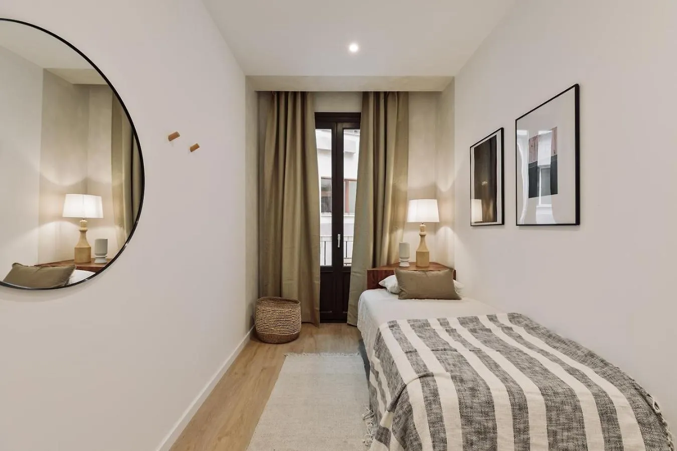 Cetara - 2 Bedrooms, Balcony And Terrace In Ciutat Vella Барселона 0*,