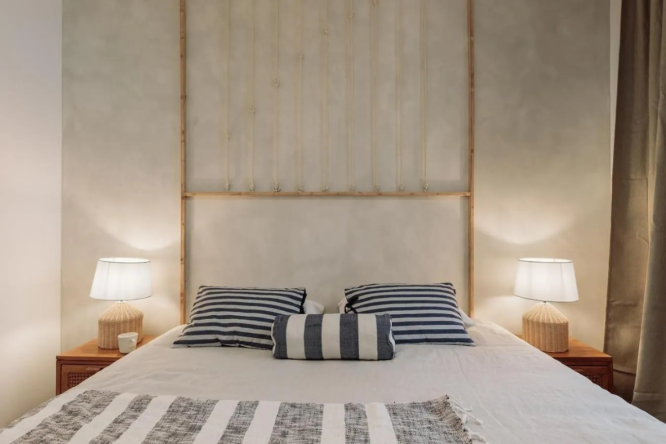 Cetara - 2 Bedrooms, Balcony And Terrace In Ciutat Vella Barcelona 0*,  Spain