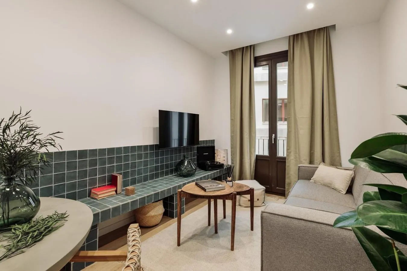 Cetara - 2 Bedrooms, Balcony And Terrace In Ciutat Vella Barcelona